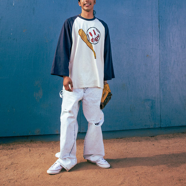 Details for 드류 하우스 SS22 스마일리 플레이 볼 네이비 허밍버드 로고 티셔츠 유니섹스. DR-SS22-406