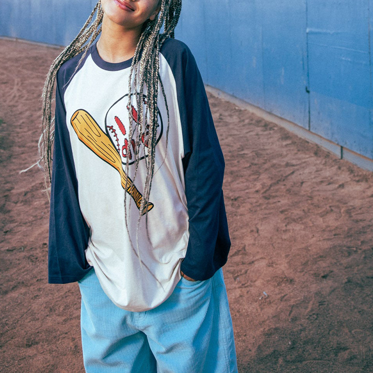 Cheap 드류 하우스 SS22 스마일리 플레이 볼 네이비 허밍버드 로고 티셔츠 유니섹스. DR-SS22-406