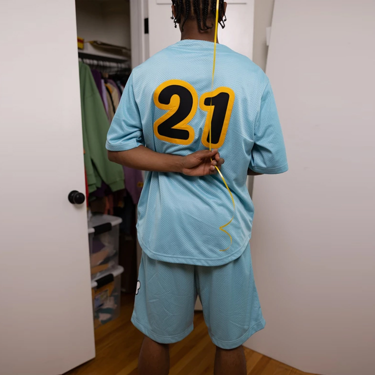 Purchase ドリューハウス レターロゴ ブルー ユニセックス グラフィックTシャツ DH-M4381-SESB