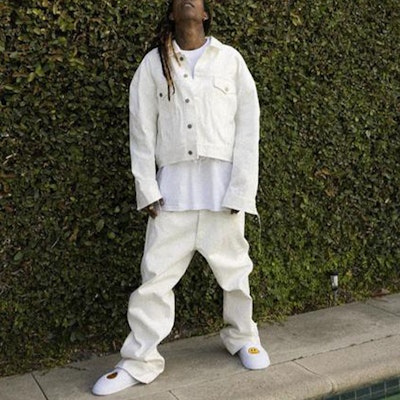 Jaket Denim Unisex Drew House Logo Cropped Selvedge Trucker Putih DR-FW21-003 Sizing Jaket Denim Unisex Drew House Logo Cropped Selvedge Trucker Putih DR-FW21-003