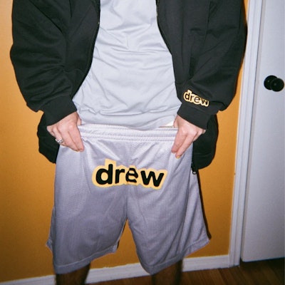 Drew House Celana Pendek Jaring Logo Unisex Abu-abu DR-SS20-46 Shop Drew House Celana Pendek Jaring Logo Unisex Abu-abu DR-SS20-46