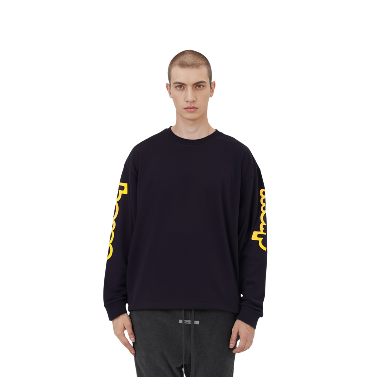 Shop Drew House 大型標誌印花黑色寬鬆長袖上衣 情侶款長T。 DR-FW21-079