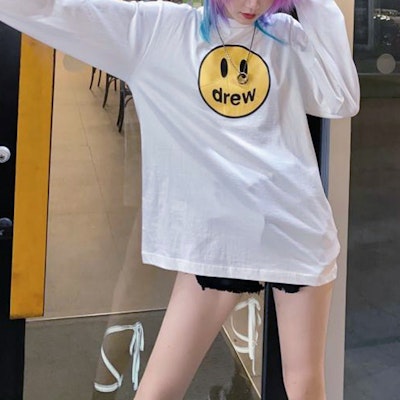 Drew House Mascot Smile 系列男女寬鬆白色長袖圓領上衣 DR1083 Purchase Drew House Mascot Smile 系列男女寬鬆白色長袖圓領上衣 DR1083