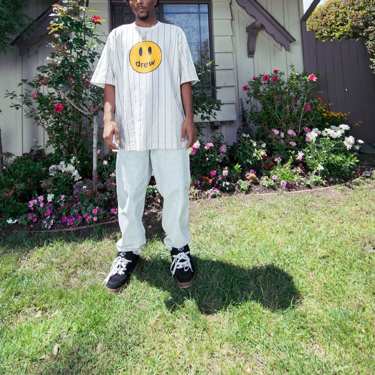 Shop Drew House Mascot Smiley Logo Pinstripe Tee Putih Unisex Baju Lengan Pendek. DR-SS22-680