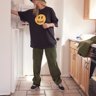 Drew House Mascot Smiley Unisex T-Shirt Hitam DR-FW20-93 Details for Drew House Mascot Smiley Unisex T-Shirt Hitam DR-FW20-93
