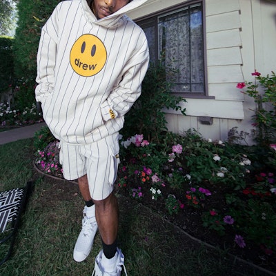 Sudadera con capucha Drew House Smiley a rayas azul marino y blanca. DR-SS22-237 Sizing Sudadera con capucha Drew House Smiley a rayas azul marino y blanca. DR-SS22-237