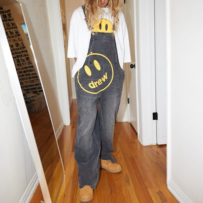 Drew House 寬鬆版笑臉印花工作服 黑色男女款. DH-SBD718U-MCCR Shop Drew House 寬鬆版笑臉印花工作服 黑色男女款. DH-SBD718U-MCCR