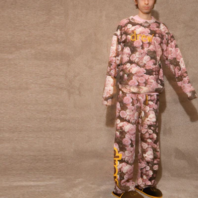 Sudadera Unisex Drew House Rosa con Logo Scribble y Estampado de Rosas DR-SS22-461 Cheap Sudadera Unisex Drew House Rosa con Logo Scribble y Estampado de Rosas DR-SS22-461