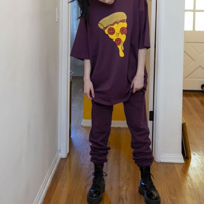 Drew House 涂鸦logo浆果色针织男女同款休闲裤. DR-FW21-085 Purchase Drew House 涂鸦logo浆果色针织男女同款休闲裤. DR-FW21-085