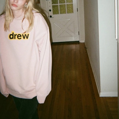 Drew House Crewneck Pullover Pink Unisex Sweatshirt dengan Logo Depan. DR-SS21-64 4