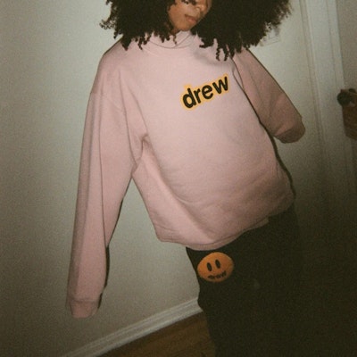 Drew House Crewneck Pullover Pink Unisex Sweatshirt dengan Logo Depan. DR-SS21-64 2