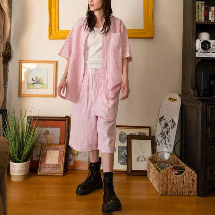 Shop Drew House 粉色条纹男女款教堂短裤 Seersucker Church Shorts. DR-SS21-125