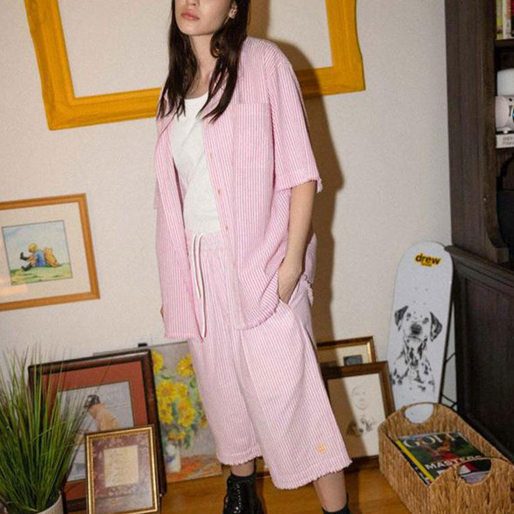 Purchase Drew House 粉色条纹男女款教堂短裤 Seersucker Church Shorts. DR-SS21-125