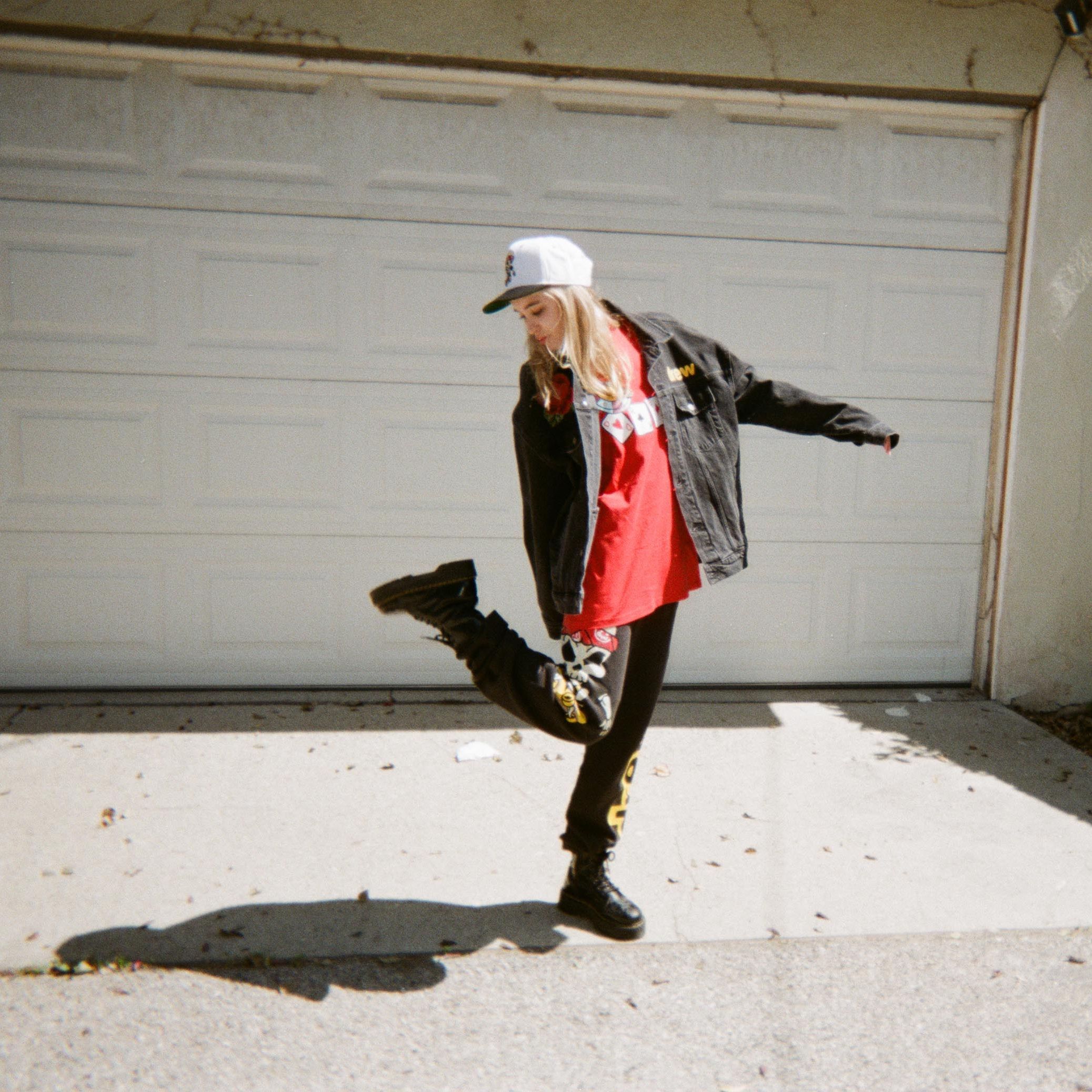 Sizing Celana Panjang Knit Drew House Skull Logo Unisex Hitam. DR-SS21-47