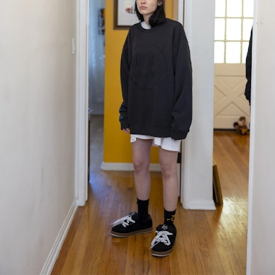 Drew House Smile FW21 Sketch Mascot Hitam Crewneck Unisex Pullover Sweatshirt. DR-FW21-063 Sizing Drew House Smile FW21 Sketch Mascot Hitam Crewneck Unisex Pullover Sweatshirt. DR-FW21-063