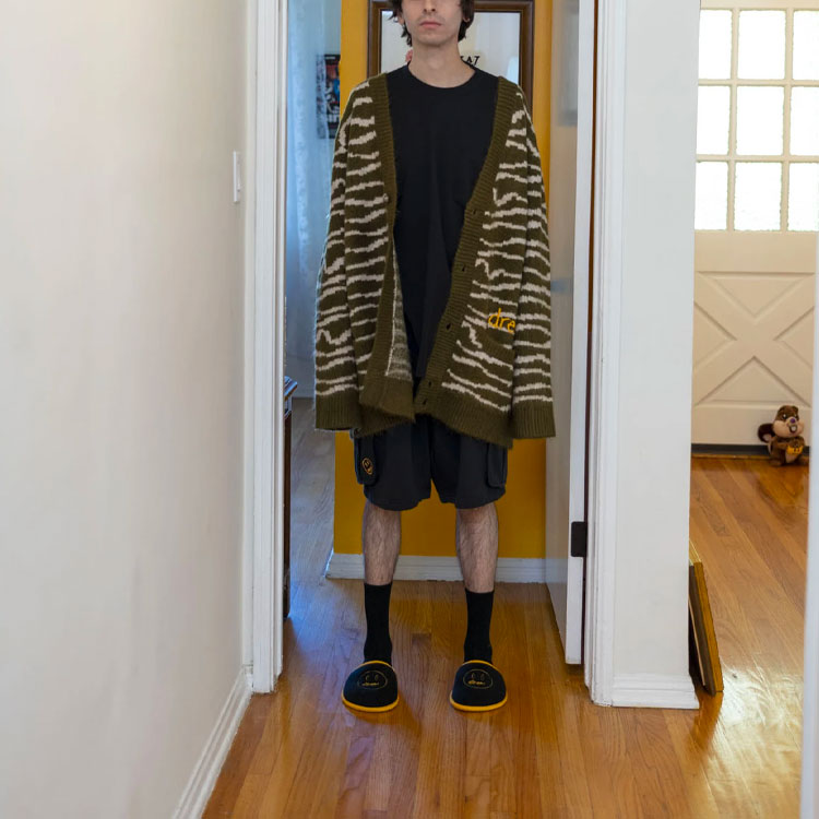 Sizing 드류 하우스 스마일리 FW21 카고 블랙 유니섹스 더블 포켓 반바지. DR-FW21-064