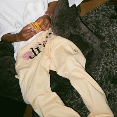 드류 하우스 스마일 로고 SS21 옐로우 플로럴 자수 카펜터 진 데님 DR-SS21-116 Cheap 드류 하우스 스마일 로고 SS21 옐로우 플로럴 자수 카펜터 진 데님 DR-SS21-116