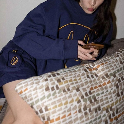 Drew House Smiley Sketch Mascot Crewneck Navy Baju Sejuk Pullover Unisex. DR-SS21-146 4