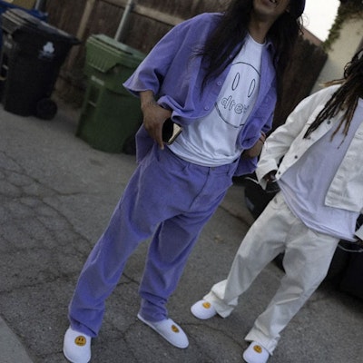 드류 하우스 스마일리 스케치 마스코트 화이트 그래픽 반팔 티셔츠 유니섹스. DR-FW21-011 Shop 드류 하우스 스마일리 스케치 마스코트 화이트 그래픽 반팔 티셔츠 유니섹스. DR-FW21-011