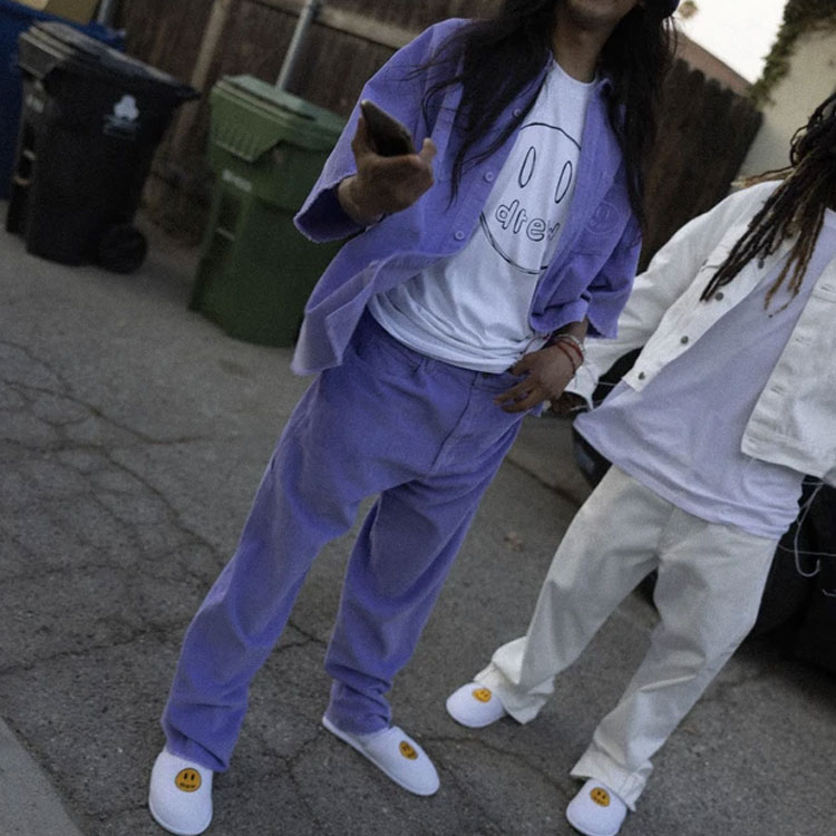 Purchase 드류 하우스 스마일리 스케치 마스코트 화이트 그래픽 반팔 티셔츠 유니섹스. DR-FW21-011