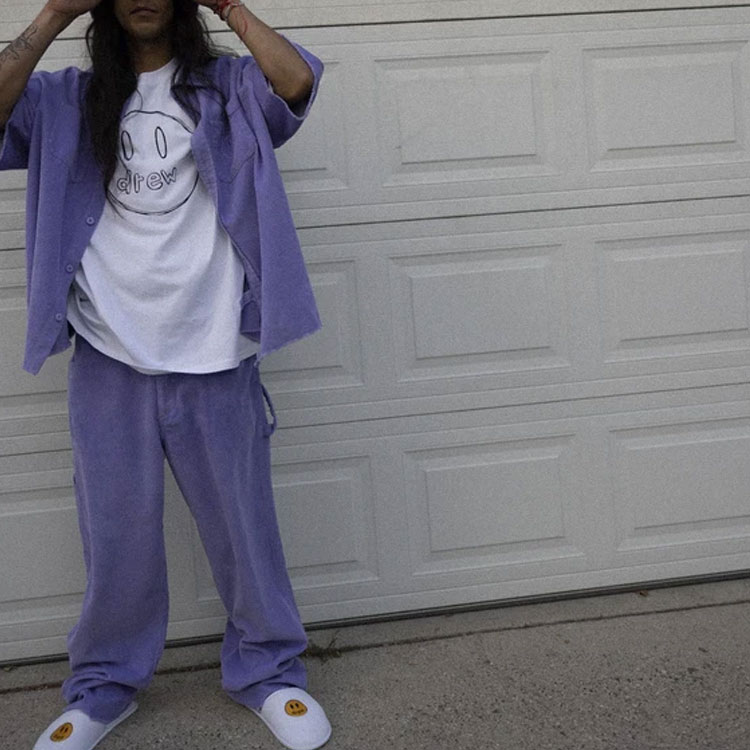 Sizing 드류 하우스 스마일리 스케치 마스코트 화이트 그래픽 반팔 티셔츠 유니섹스. DR-FW21-011