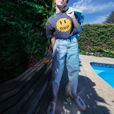 Drew House Smiley Jeans Biru Indigo Unisex Potongan Longgar Gaya Terkini. DR-SS22-231 Details for Drew House Smiley Jeans Biru Indigo Unisex Potongan Longgar Gaya Terkini. DR-SS22-231