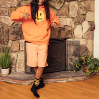 Shop Drew House 微笑男女款套頭運動衫 DR-FW20-90