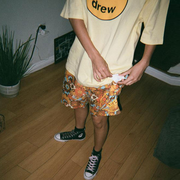 Sizing Drew House SS21 笑脸花卉印花男女同款短裤 多色款。 DR-SS21-118
