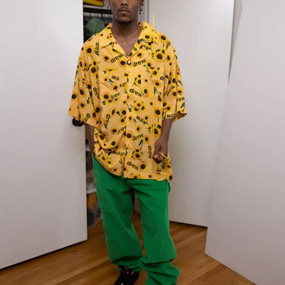 Drew House SS21 Baju Camp Rayon Cetakan Bunga Matahari Kuning Unisex. DR-SS21-79 Shop Drew House SS21 Baju Camp Rayon Cetakan Bunga Matahari Kuning Unisex. DR-SS21-79