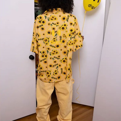 Drew House SS21 Baju Camp Rayon Cetakan Bunga Matahari Kuning Unisex. DR-SS21-79 Details for Drew House SS21 Baju Camp Rayon Cetakan Bunga Matahari Kuning Unisex. DR-SS21-79