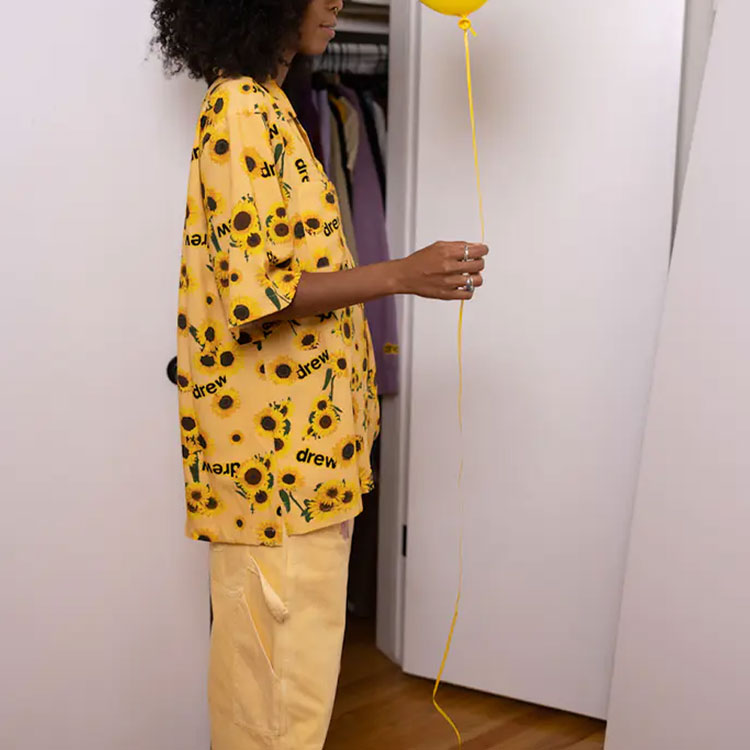 Sizing Camisa Drew House SS21 Estampado Girasol Rayon Amarilla Unisex. DR-SS21-79