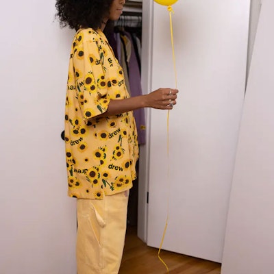 Drew House SS21 Baju Camp Rayon Cetakan Bunga Matahari Kuning Unisex. DR-SS21-79 Sizing Drew House SS21 Baju Camp Rayon Cetakan Bunga Matahari Kuning Unisex. DR-SS21-79