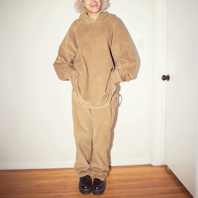 Drew House SS22 Seluar Korduroi Carpenter Chaz Brown Unisex Kasual Potongan Lurus. DR-SS22-460 Details for Drew House SS22 Seluar Korduroi Carpenter Chaz Brown Unisex Kasual Potongan Lurus. DR-SS22-460