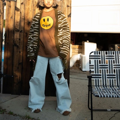 Camiseta Unisex Marrón Drew House SS22 con Estampado Smiley Mascota. DR-SS22-002 Shop Camiseta Unisex Marrón Drew House SS22 con Estampado Smiley Mascota. DR-SS22-002