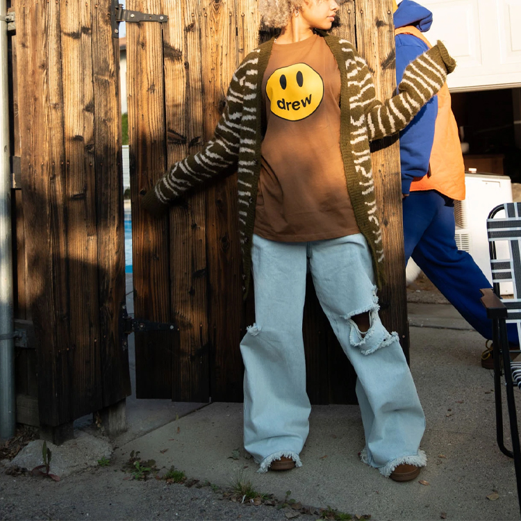 Details for Camiseta Unisex Marrón Drew House SS22 con Estampado Smiley Mascota. DR-SS22-002