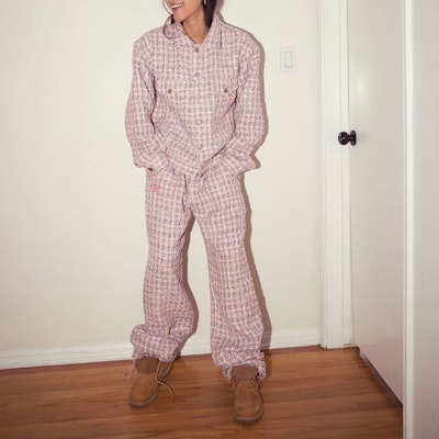 드류 하우스 SS22 핑크 부클 릴랙스 핏 치노 팬츠 유니섹스 캐주얼웨어. DR-SS22-445 2