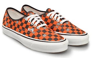 DSM x Vans Authentic Vault Fluro Rebellion Og LX 低幫滑板鞋 男女同款 橙黑色 Lookbook DSM x Vans Authentic Vault Fluro Rebellion Og LX 低幫滑板鞋 男女同款 橙黑色