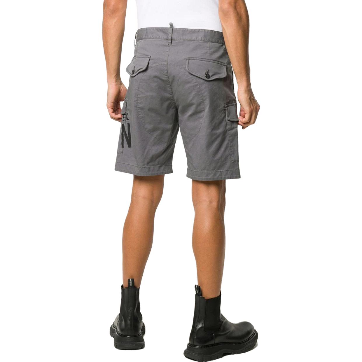 Shop DSQUARED2 Seluar Pendek Kasual Kelabu Cetakan Huruf Butang. S79MU0009S35175