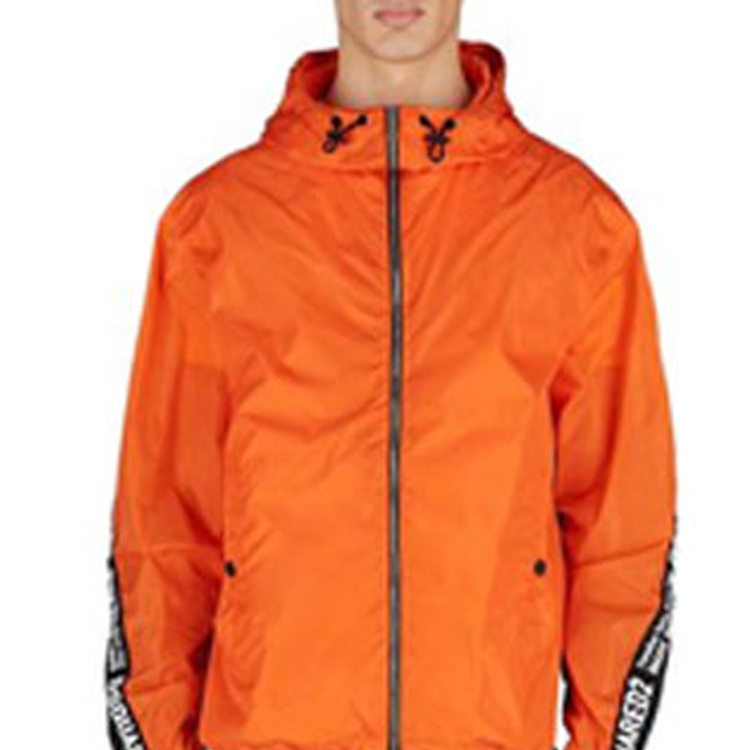 Lookbook DSQUARED2 橘色Logo印花拉鍊連帽外套夾克 S74AM1443S49197-186