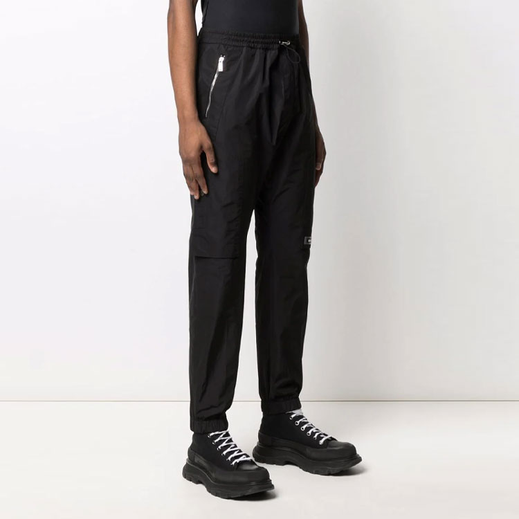 Purchase DSQUARED2 黑色LOGO貼布運動長褲 純色設計 S74KB0590S47858-900