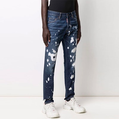 DSQUARED2 FW21 男士蓝色磨破直筒牛仔裤徽标补丁设计 S74LB0962S30342-470 Shop DSQUARED2 FW21 男士蓝色磨破直筒牛仔裤徽标补丁设计 S74LB0962S30342-470