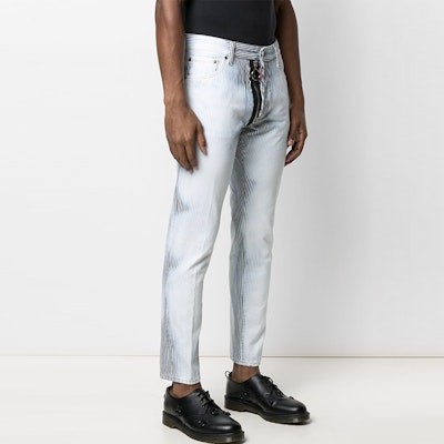 DSQUARED2 男士蓝色渐变logo条纹印花牛仔裤 SS21款式 S71LB0865S538600-01F Shop DSQUARED2 男士蓝色渐变logo条纹印花牛仔裤 SS21款式 S71LB0865S538600-01F