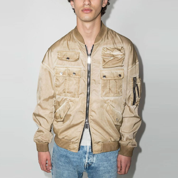 Lookbook DSQUARED2 SS22 カーキ マルチポケット ディストレスト キプロス ボンバージャケット メンズ S71AN0330S53855-115