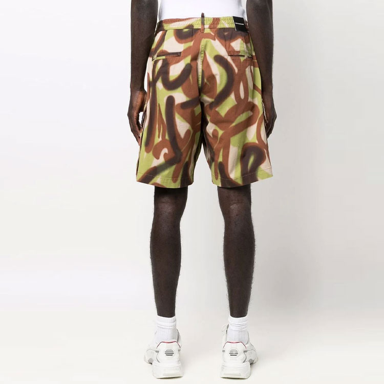 Shop DSQUARED2 SS22喷涂效果纽扣工装短裤棕色男士款 S74MU0698S54405-002S