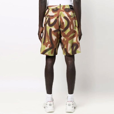 DSQUARED2 SS22喷涂效果纽扣工装短裤棕色男士款 S74MU0698S54405-002S Shop DSQUARED2 SS22喷涂效果纽扣工装短裤棕色男士款 S74MU0698S54405-002S