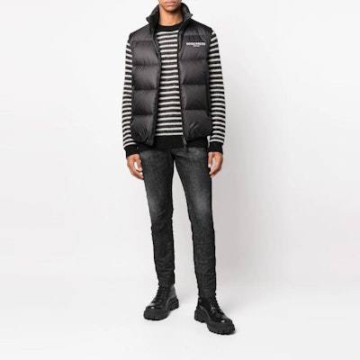 Chaleco Acolchado Negro DSQUARED2 SS23 con Diseño de Logo Sólido. S74FB0303S76627-900 Lookbook Chaleco Acolchado Negro DSQUARED2 SS23 con Diseño de Logo Sólido. S74FB0303S76627-900