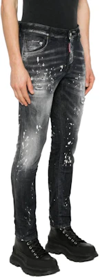 DSQUARED2 SS24 Celana Jeans Slim Fit Distressed Smoke Black Pria. S71LB1373S30503-900 Purchase DSQUARED2 SS24 Celana Jeans Slim Fit Distressed Smoke Black Pria. S71LB1373S30503-900