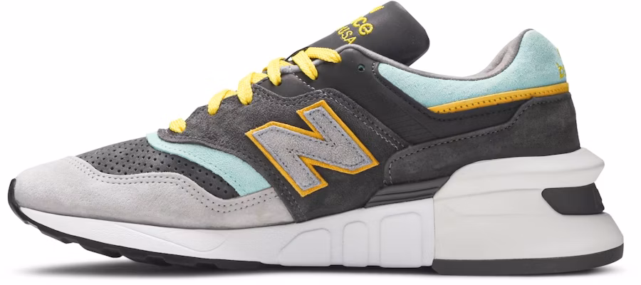 DTLR x New Balance 997S 'Dewa Yunani Medusa' M997SDT Lookbook DTLR x New Balance 997S 'Dewa Yunani Medusa' M997SDT