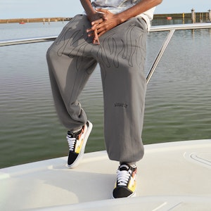 Dwayne Wade x Converse Weapon High 'Putih Navy Merah' 100625 Details for Dwayne Wade x Converse Weapon High 'Putih Navy Merah' 100625