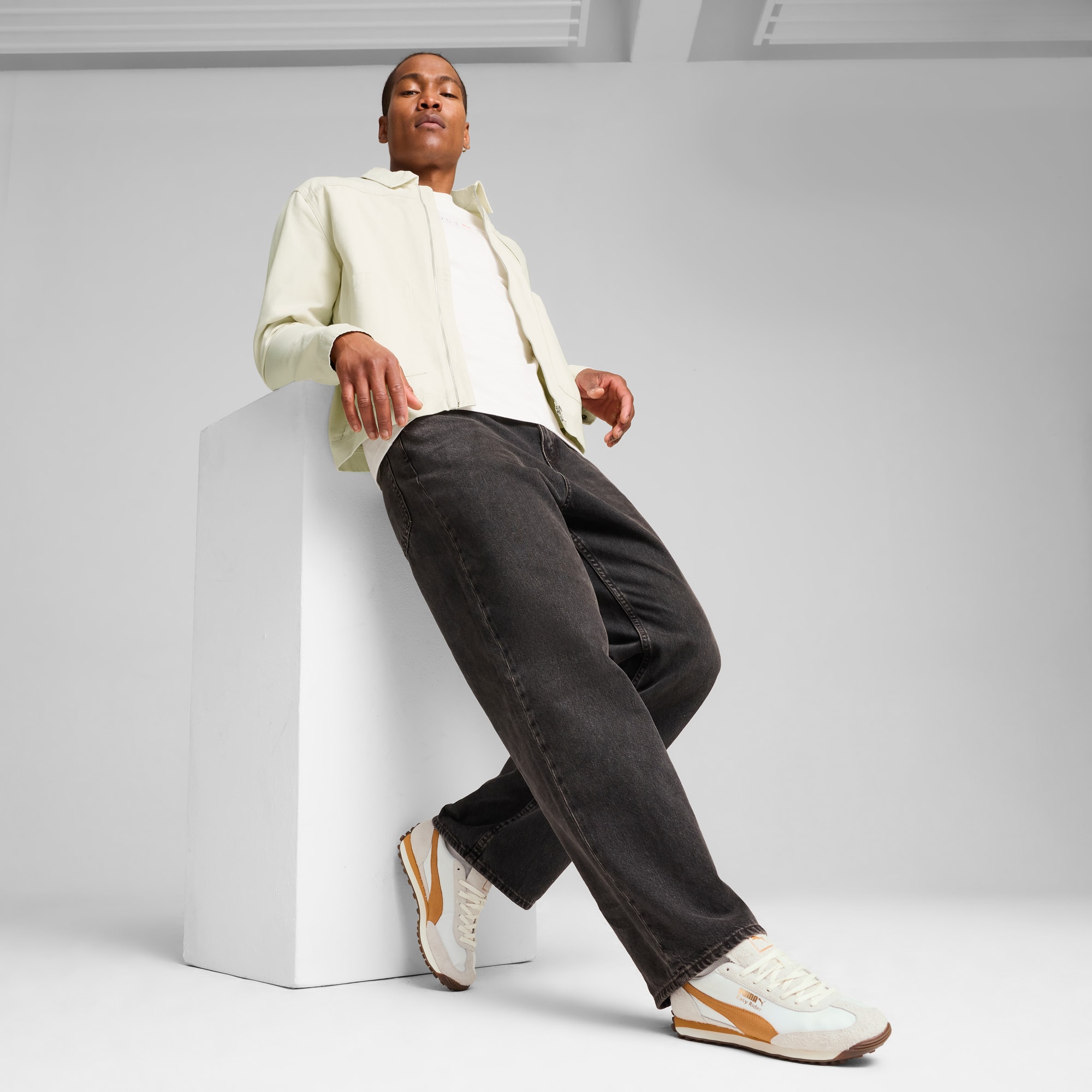 Lookbook イージーライダーナイロンスニーカー 399661-02